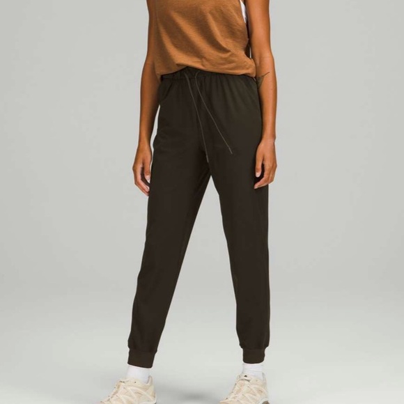 Lululemon Dark Olive Stretch High Rise Jogger Size 0 - Picture 1 of 5